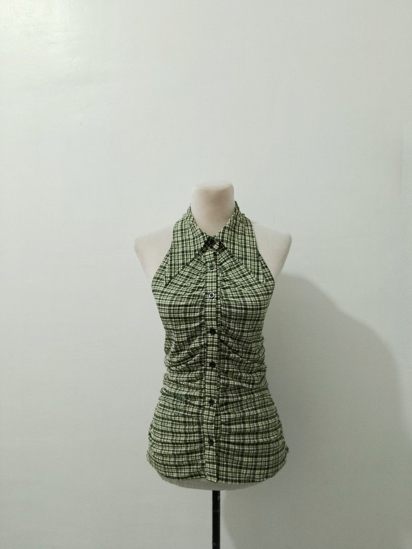 Plaided halter yellow top protagonist (Category: Others Tops) located in Cotabato. Submitted by winonasallure (Listing ID 1469944013, Image 2). Description: size: small-semi med.