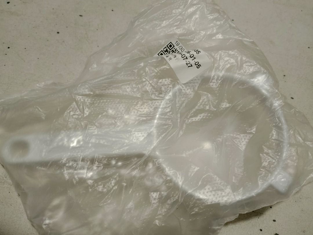 Plastic Kitchen Mesh Filter / Strainer (Category: Cookware & Accessories) located in Rizal. Submitted by bargokarl (Listing ID 1469866233, Image 3). Description: FOR SALE: Plastic Kitchen Mesh Filter / Strainer **Presyo:** ₱80 **Kondisyon:** Brand New (Unused / Nakaplastik pa) 📌 Details & Features: * **Item:** Plastic Handheld Mesh Strainer / Colander Filter * **Gamit:** Swak gamitin pampala ng kape, tsaa, soy milk, harina, juice, at iba pa * **