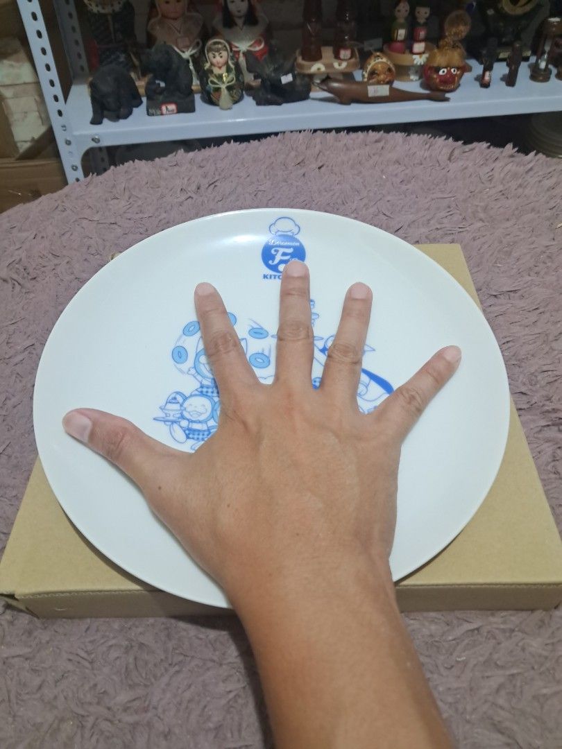 Plate (Category: Other Kitchenware & Tableware) located in Cavite. Submitted by secretjapansurplus (Listing ID 1469893279, Image 3). Description: Perfect para sa mga Doraemon collectors, anime enthusiasts, o sa mga mahilig sa cute at rare kitchenware! 🔹 Condition: Brand New with Original Box (Kagagaling lang sa Japan, unused) 🔹 Size / Dimension: 9 inches (Humigit-kumulang 23 cm) – perpektong sukat para sa dinner plate, serving plate, o bilang i