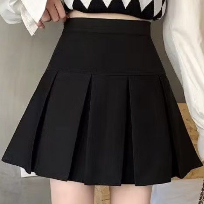 Pleated Skirt (Category: Skirts) located in Iba. Submitted by wear1tagain (Listing ID 1469872072, Image 1). Description: ~ Black ~ 32 waistline ~ 3XL on tag ~ Used once ~ With inner shorts ~ From Orange App ~ Original price : ₱254 ••••••••••••••••••• ~ J&T Delivery (outside Zambales) ~ Meet up within Palanginan, Zambales (at CSI Mall) ~ Shipping/Delivery fee shall be shouldered by the buyer.