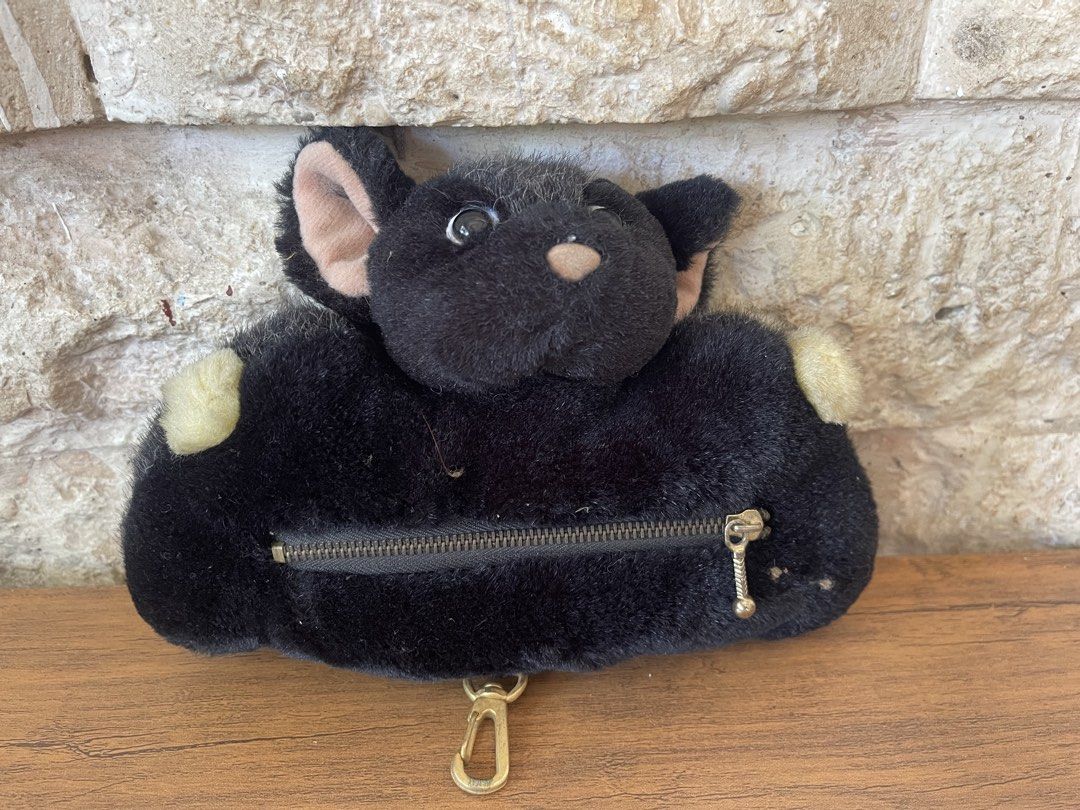 plush animal mini-pouch L4x8 (Category: Purses & Pouches) located in San Fernando. Submitted by dntjapansurpluselyu (Listing ID 1469886198, Image 1). Description: .