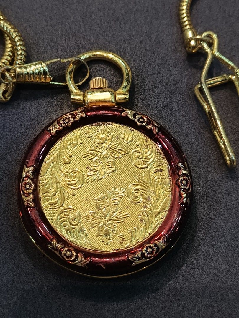 Pocket watch (Category: Handkerchief & Pocket Squares) located in Quezon City. Submitted by cyrus_0918.sept (Listing ID 1469809360, Image 3). Description: .