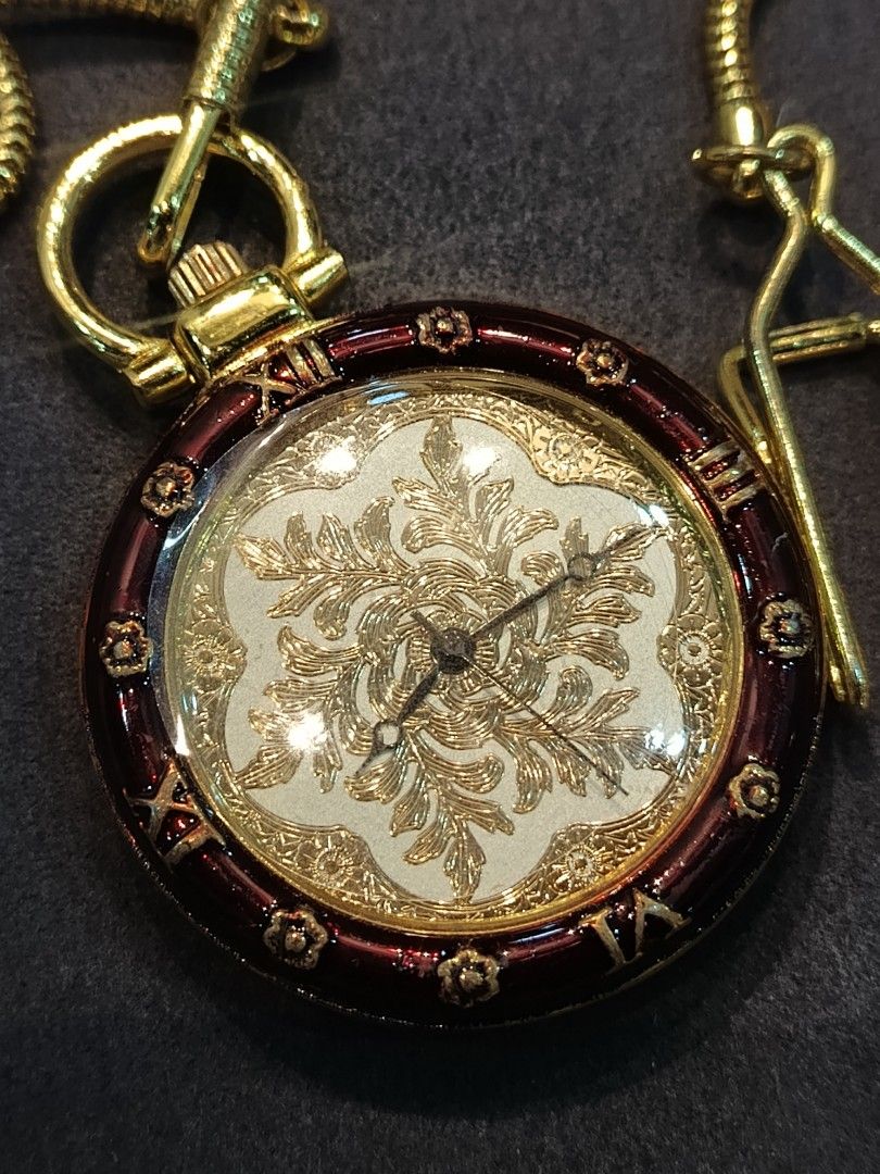 Pocket watch (Category: Handkerchief & Pocket Squares) located in Quezon City. Submitted by cyrus_0918.sept (Listing ID 1469809360, Image 1). Description: .