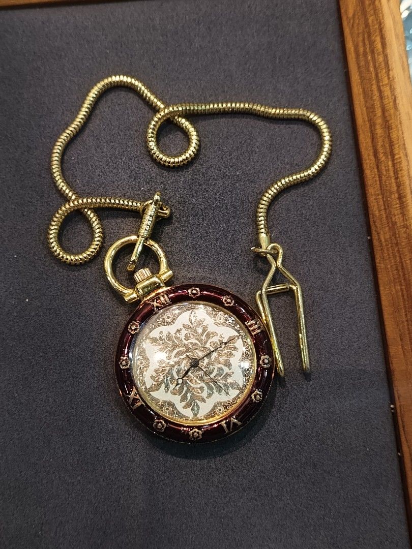 Pocket watch (Category: Handkerchief & Pocket Squares) located in Quezon City. Submitted by cyrus_0918.sept (Listing ID 1469809360, Image 2). Description: .