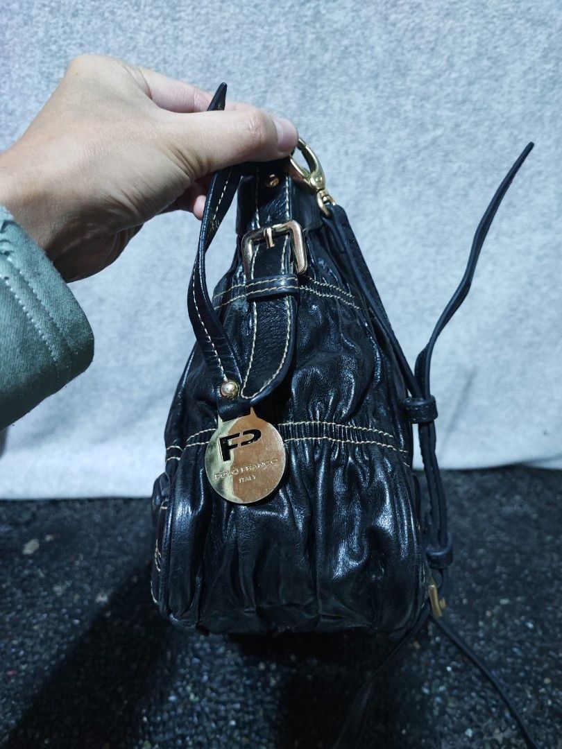 Polo Franco Black Leather Shoulder Bag (Category: Luxury Bags & Wallets) located in Baguio. Submitted by ozara.06 (Listing ID 1469829520, Image 3). Description: Polo Franco sling bag Medium size Issue: dumi lang sa loob 800.