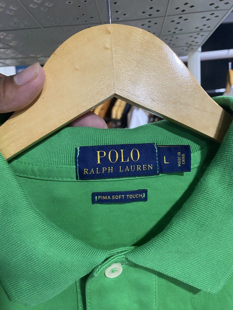 Polo Ralph Lauren Green Polo (Category: Tshirts & Polo Shirts ) located in Munoz. Submitted by brazziwardrobe (Listing ID 1469908709, Image 3). Description: Length:27 Inches Width:23 inches Excellent Condition Color rate:9.8/10 Color rate neck:9.5:10 Issue: Black Dot stain last pic. Negotiable Dm to purchase 💌 📍Nueva Ecija.