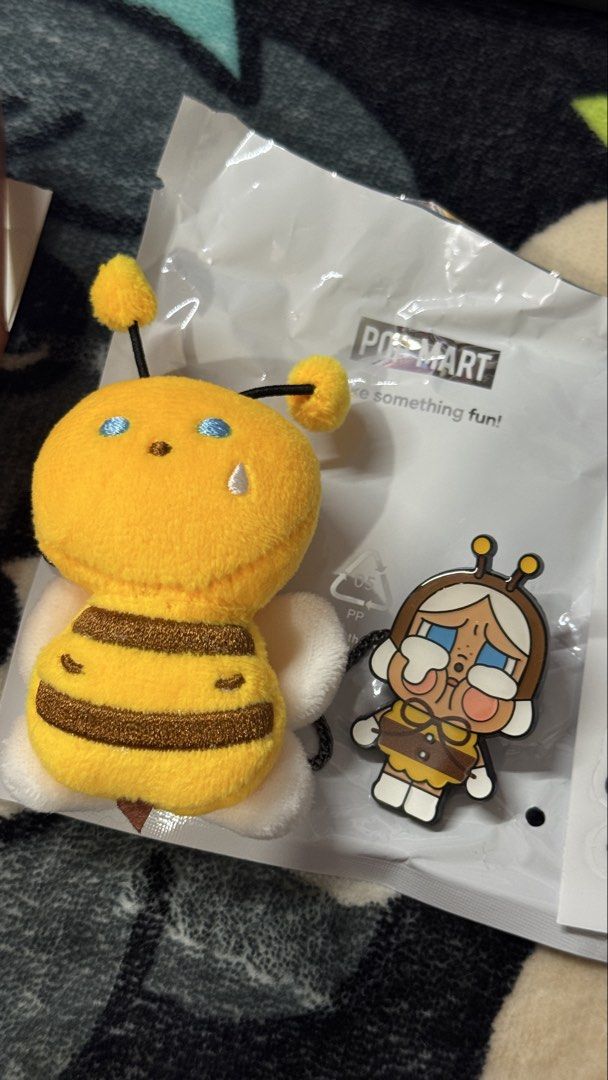 Pop Mart Crybaby Crying Again Plush Badge Bee (Category: Plushies & Soft Toys) located in San Fernando. Submitted by winterors (Listing ID 1469887847, Image 2). Description: condition: brand new, opened only to check design complete inclusions; unsealed rfs: not prio .