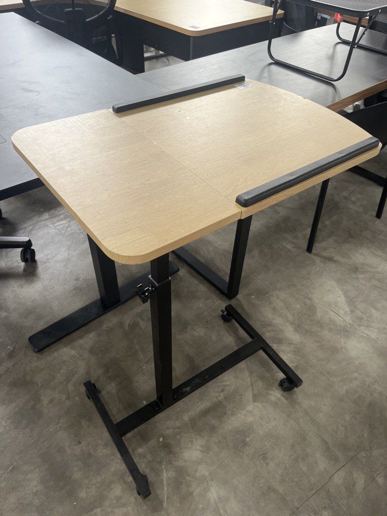 Portable laptop desk 92.5cm (Category: Looking For) located in Caloocan City. Submitted by hmr.gomez (Listing ID 1469766199, Image 1). Description: .
