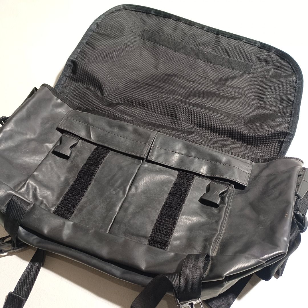 Porter Messenger Bag❗ (Category: Sling Bags) located in Baguio. Submitted by freshmarket_2600 (Listing ID 1469880957, Image 2). Description: Brand: Porter Messenger Bag Tags: Complete Size: Dimension: Condition: Excellent Color rate: 10/10 Color: Issue/s: None.