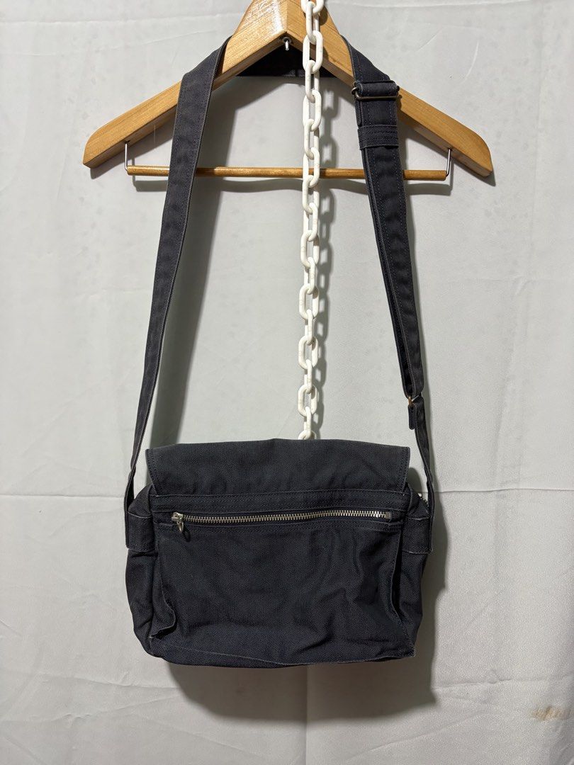 Porter Sling Bag (Category: Luxury Bags & Wallets) located in Tagum. Submitted by zerkinbrylethrift (Listing ID 1469838880, Image 2). Description: .