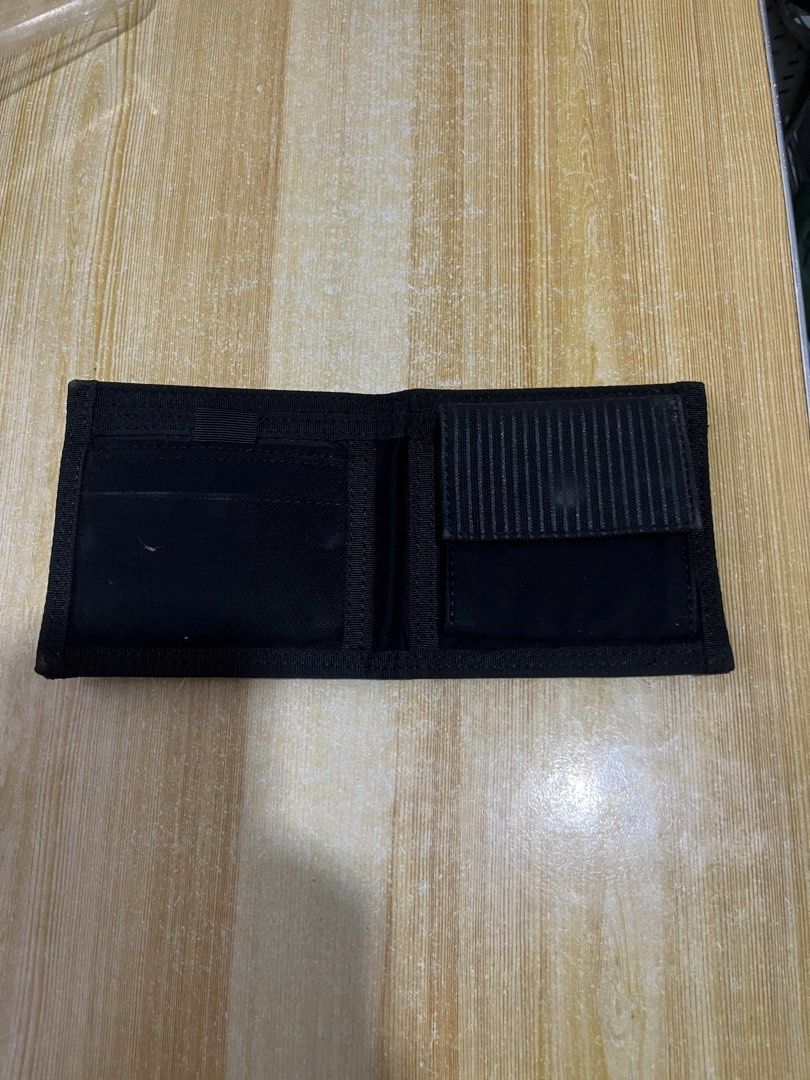 porter yoshida wallet (Category: Belt bags, Clutches and Pouches) located in Cebu City. Submitted by fierce.vincent (Listing ID 1469851247, Image 3). Description: porter yoshida wallet excellent condition 950 add sf.