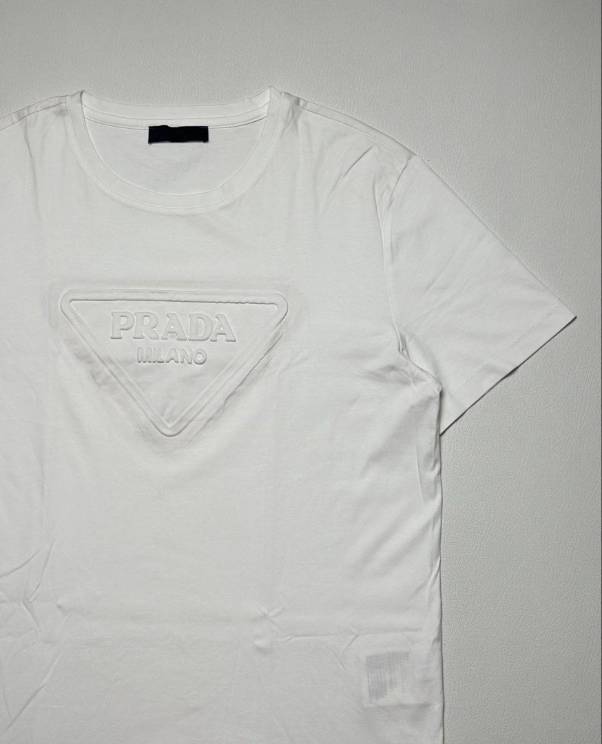 PRADA Milano (Category: Tshirts & Polo Shirts ) located in General Santos City (Dadiangas). Submitted by uragon.apparel (Listing ID 1469899898, Image 1). Description: PRADA Milano Excellent Size Medium 21/27.