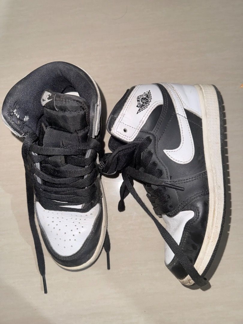 Pre loved Authentic Nike Shoes (Category: Babies & Kids Fashion) located in Pasig City. Submitted by carog20 (Listing ID 1469890348, Image 1). Description: Bundle of 3 pairs of used but not abused needs cleaning only Perfect for everyday shoes for school and play. * JORDAN LEGACY 312 Low - US 13.5C UK 13 EURO31.5 CM 19.5 * Air Jordan 1 Retro High - US 1Y UK 13.5 EURO 32 CM 20 *Nike MD Runner 2 US 12C UK 11.5 EURO 29.5 CM 18 .