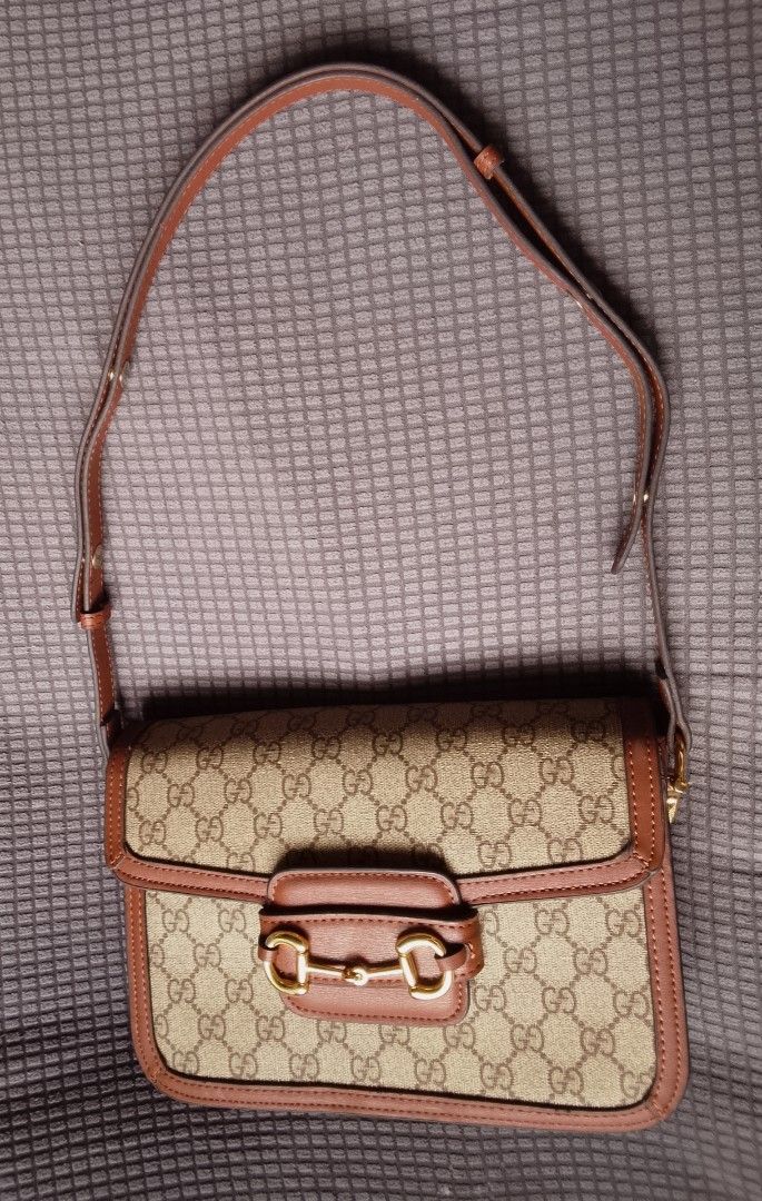 Preloved Gucci Bag M (Category: Shoulder Bags) located in Alicia. Submitted by celynahambotruecelyna39 (Listing ID 1469816478, Image 2). Description: in good condition, normal sign of use.