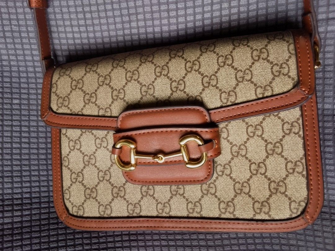 Preloved Gucci Bag M (Category: Shoulder Bags) located in Alicia. Submitted by celynahambotruecelyna39 (Listing ID 1469816478, Image 1). Description: in good condition, normal sign of use.