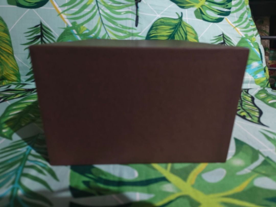 Preloved Louis Vuitton Box (Category: Luxury Bags & Wallets) located in Pasig City. Submitted by jocel8432 (Listing ID 1469929340, Image 3). Description: Measurements:(L×WxH) 14x9x6 inches * issue see last photo .