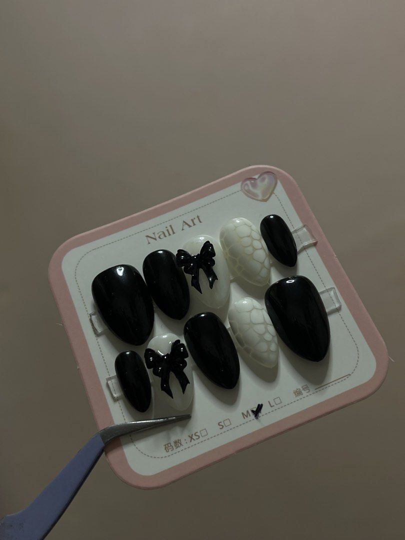 Press On nails (Category: Hands & Nails) located in Manila. Submitted by purebear_480278 (Listing ID 1469903520, Image 1). Description: ✨Looking for beautiful, handmade press-on nails? I’ve got you covered! 💅 Made-to-Order & Customized Press-On Nails 🍀Price range ₱150-₱350 only ! 📦 Bulk orders are welcome 📍 Available in Taguig & Tondo Every set is carefully crafted to match your style and make your nails look salon-perfect. ✅Inclusions •Nail 