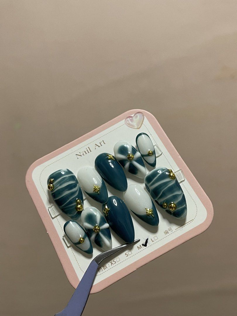 Press On nails (Category: Hands & Nails) located in Manila. Submitted by purebear_480278 (Listing ID 1469903631, Image 1). Description: ✨Looking for beautiful, handmade press-on nails? I’ve got you covered! 💅 Made-to-Order & Customized Press-On Nails 🍀Price range ₱150-₱350 only ! 📦 Bulk orders are welcome 📍 Available in Taguig & Tondo Every set is carefully crafted to match your style and make your nails look salon-perfect. ✅Inclusions •Nail 