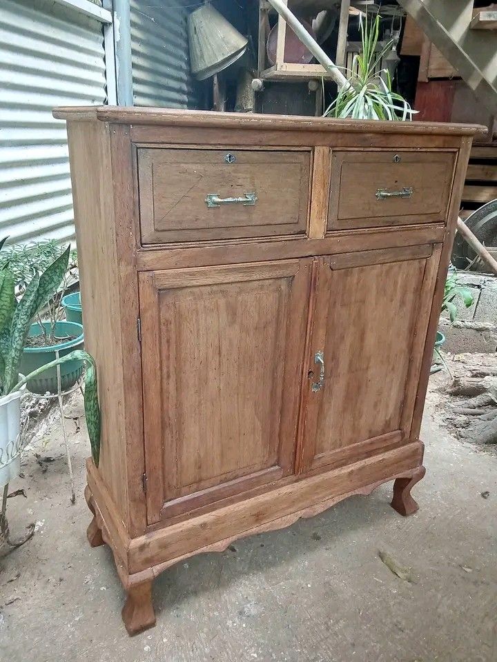 Pre-war Comoda❤ (Category: Shelves, Cabinets & Racks) located in Manila. Submitted by carmelites36250 (Listing ID 1469873005, Image 1). Description: #forsale Pre-war Comoda ❤❤❤ Tanguili restored /Refurbish✅ finish Varnish deliver 🚛🚛🚛 Size: L41 W16.5 H50inch ✅✅✅ Pm me ☎☎☎☎ 12,500 ✅✅✅.