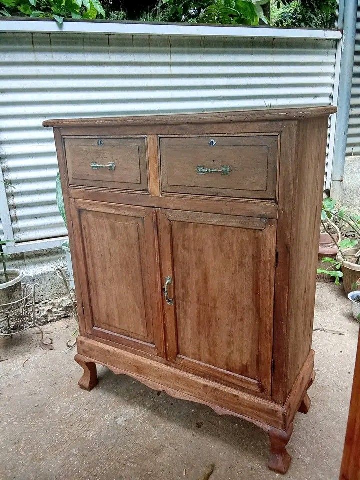 Pre-war Comoda❤ (Category: Shelves, Cabinets & Racks) located in Manila. Submitted by carmelites36250 (Listing ID 1469873005, Image 2). Description: #forsale Pre-war Comoda ❤❤❤ Tanguili restored /Refurbish✅ finish Varnish deliver 🚛🚛🚛 Size: L41 W16.5 H50inch ✅✅✅ Pm me ☎☎☎☎ 12,500 ✅✅✅.