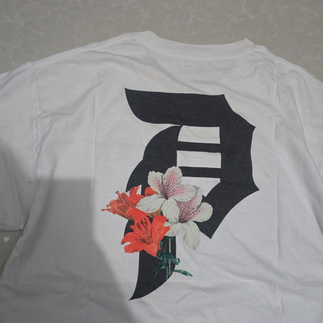 Primitive (Category: Tshirts & Polo Shirts ) located in El Nido. Submitted by marco.tandoc (Listing ID 1469906298, Image 3). Description: size: Large width: 21 length: 28 no issue.