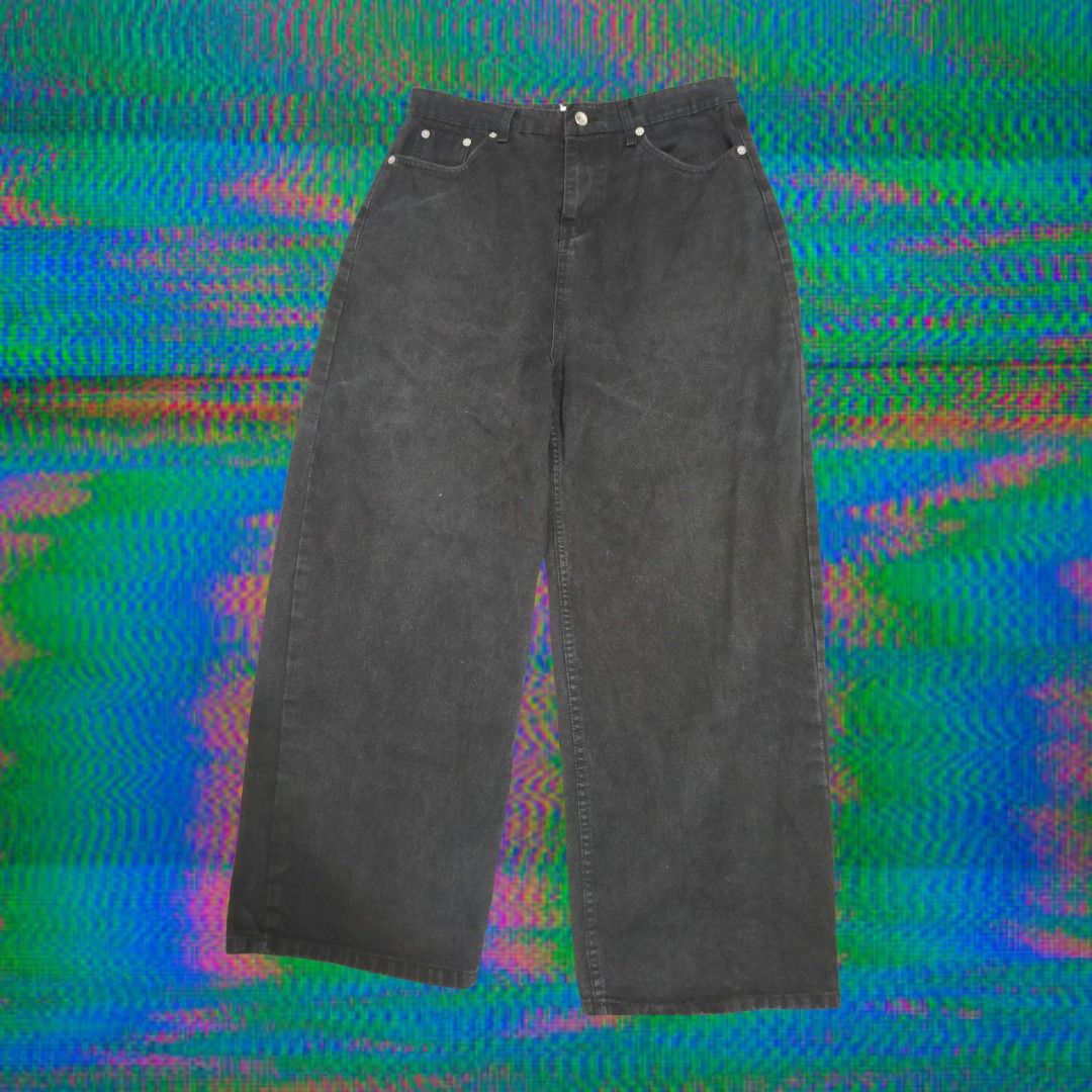 Promenade Washed Jeans (Category: Jeans) located in Cavite. Submitted by cuntfuckingdoit (Listing ID 1469902702, Image 1). Description: Promenade Washed Jeans •₱350 + SF (JNT) (Gcash/Paymaya) •w: 32 l: 40 leg hole: 10 (inches) •good condition • riveted back • 100% cotton •no other issues than the fade • meetup: around dasma • color may vary due to lighting.