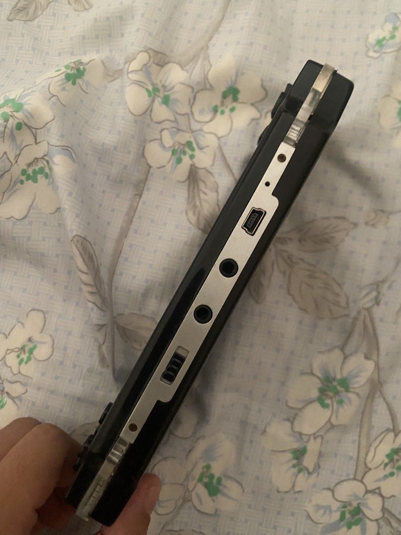 PSP SONY (Category: Other Gadgets) located in Santa Rosa. Submitted by wayn_ (Listing ID 1469819054, Image 3). Description: no charger no sd card.