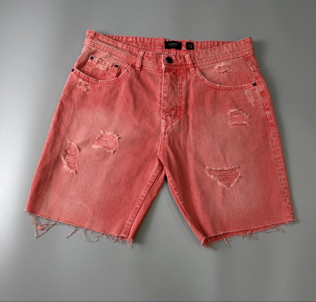 Pull&Bear Pink Ripped Denim Shorts Size EUR 42 (Category: Shorts) located in Marikina City. Submitted by grindmanila (Listing ID 1469915918, Image 1). Description: MEDIUM - LARGE FITS✅ SIZE EUR 42 / MIX 32 DIMENSION: 32 - 34 W / 18 L.