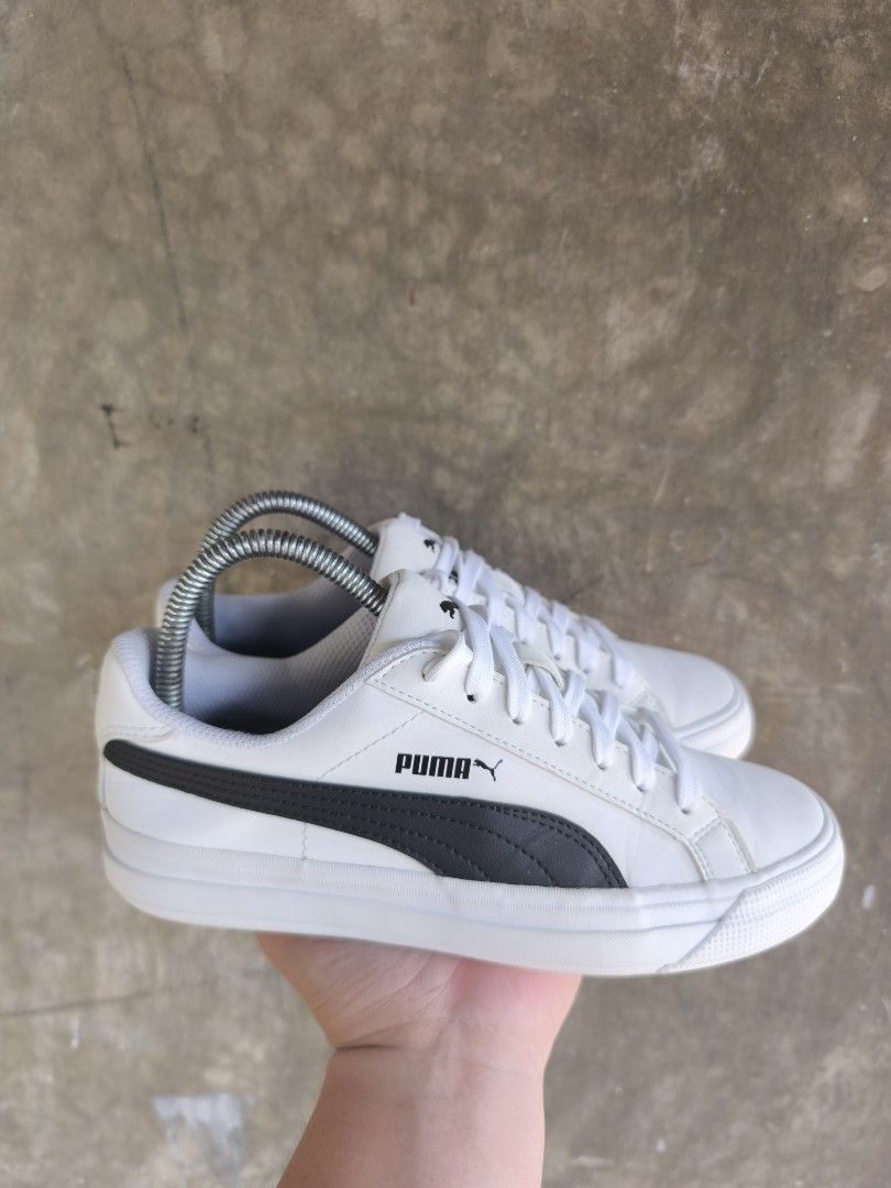 Puma Smash Vulcanised V3 Low Trainers (Category: Sneakers) located in Baguio. Submitted by soleseekerph (Listing ID 1469902756, Image 1). Description: US 5.5M, 6.5W, Euro 37.5, 23.5 cm Excellent condition.