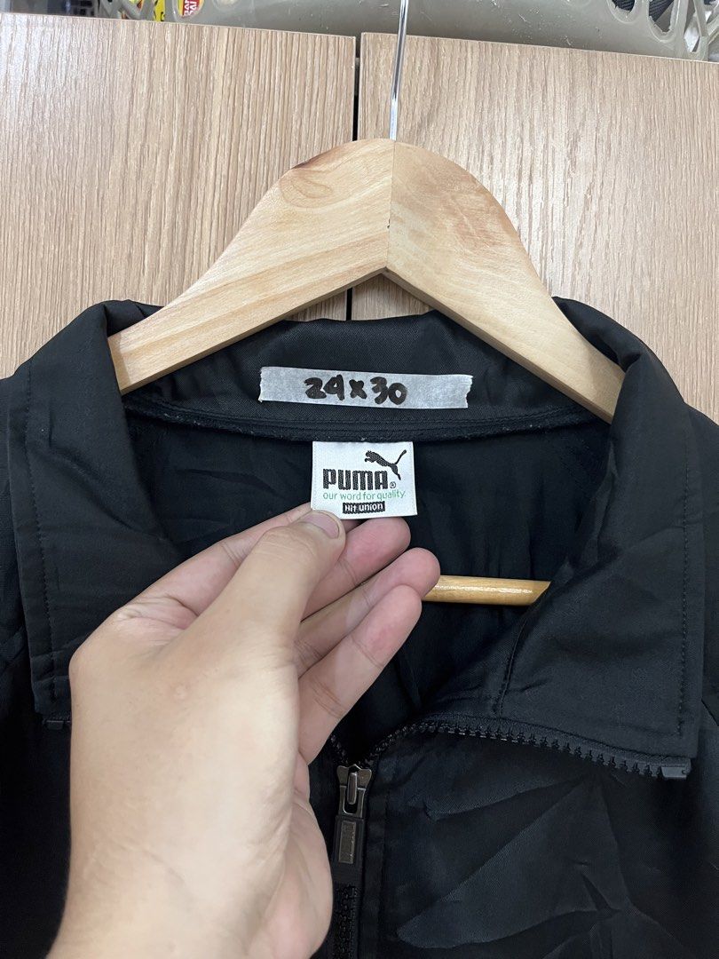 Puma Windbreaker (Category: Coats, Jackets and Outerwear) located in Mandaluyong City. Submitted by tatin_abad07 (Listing ID 1469870340, Image 2). Description: Puma XL, 24x30 Condition: 10/10 ₱350.00.
