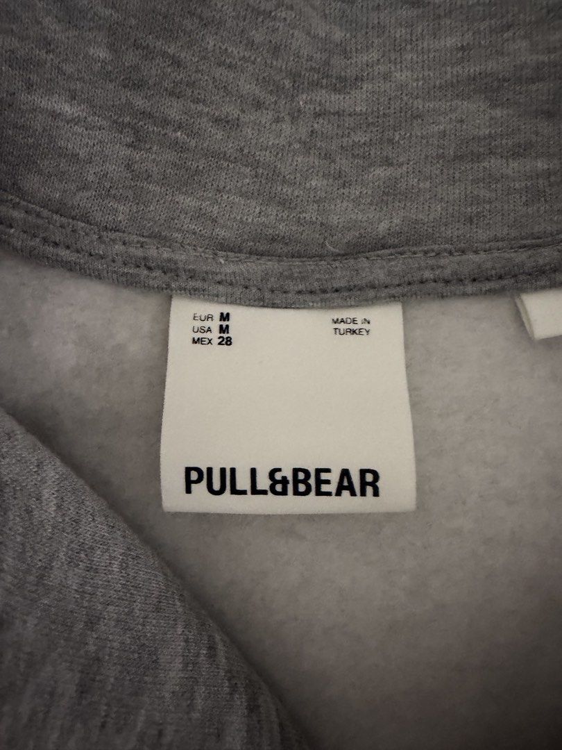 Quarter-zip PULL&BEAR sweatshirt (Category: Coats, Jackets and Outerwear) located in Manila. Submitted by llavee (Listing ID 1469862285, Image 3). Description: MOP: metrobank or cash (if meet up) non-negotiable slightly tradeable deliver: Lalamove(shouldered by the buyer)/Meet up.