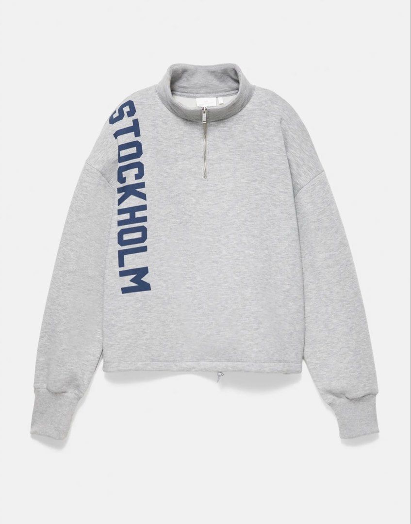 Quarter-zip PULL&BEAR sweatshirt (Category: Coats, Jackets and Outerwear) located in Manila. Submitted by llavee (Listing ID 1469862285, Image 2). Description: MOP: metrobank or cash (if meet up) non-negotiable slightly tradeable deliver: Lalamove(shouldered by the buyer)/Meet up.