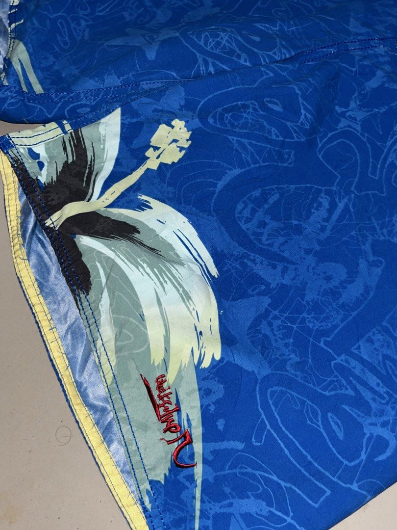 Quicksilver y2k Board Shorts (Category: Swim Trunks & Board Shorts) located in Jasaan. Submitted by castle_bonifacio (Listing ID 1469900739, Image 3). Description: Waist 33-34 Length 21 Issue:none.