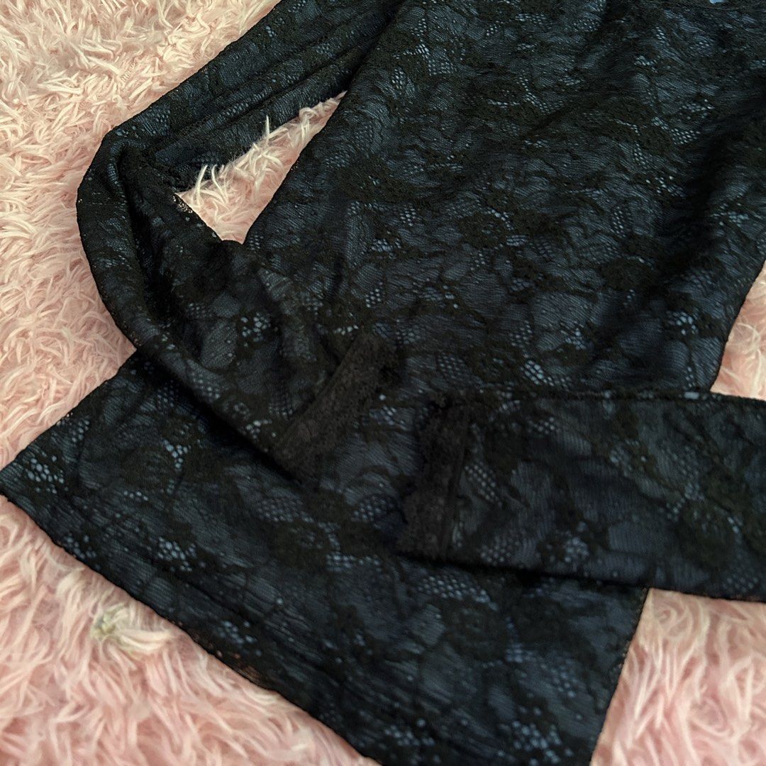 quintessential y2k lace longsleeve top (Category: Longsleeves) located in Liloan. Submitted by fairymary.ph (Listing ID 1469873640, Image 3). Description: READ BIO BEFORE BUYING✨ P180+sf medium black/blue no tag no issue .