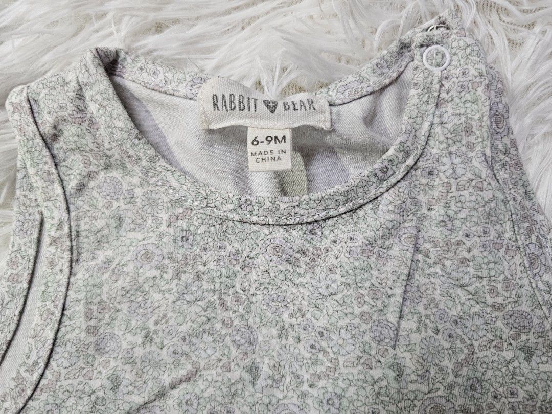 Rabbit Bear Floral Romper 6-9M (Category: Babies & Kids Fashion) located in Manila. Submitted by pitzdiaz (Listing ID 1469938966, Image 2). Description: FOR SALE ❗️❗️❗️ Rabbit & Bear Romper (6-9mos) *runs big All from my daughter's budol 😁 *used once only These are preloved items, so please manage your expectations. Actual color and appearance may vary slightly due to lightning, photo angles, and device screen settings. Thank You so much ☺️ less