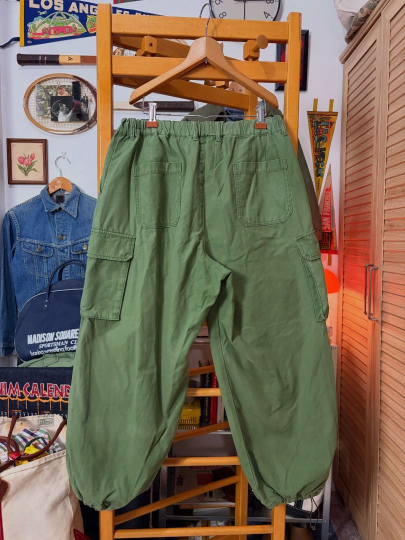 Rageblue Wide Balloon Olive Green Cargo Pants (Category: Trousers) located in Manila. Submitted by recolecta (Listing ID 1469891356, Image 3). Description: Rageblue Wide Balloon Cargo Pants ₱1500 + sf Medium on tag Length: 39 inches Waist: 14.6–19.7 inches, fits 30-39 waist Rise: 13 inches Leg Opening: 9.1–11.0 inches Thighs: 14.5 inches Inseam: 25.9 inches • Japanese City Boy silhouette from Tokyo label Rageblue, blending elements of vintage US 