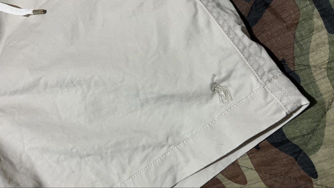 ralph lauren (Category: Activewear) located in Marawi City. Submitted by fixation_05 (Listing ID 1469887849, Image 3). Description: rl walk sshort size small 30/33 L17 above knee excellent.