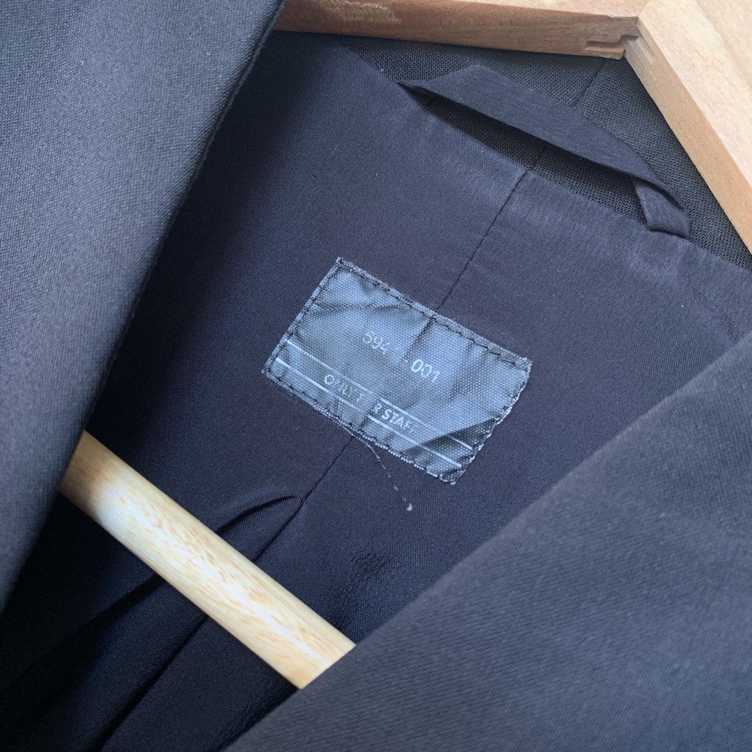 Rare Black Ferragamo Staff Collarless Blazer (Category: Coats, Jackets and Outerwear) located in Sindangan. Submitted by holy_thrift (Listing ID 1469819206, Image 3). Description: - Rare Ferragamo Staff Collarless Blazer - width / 18.5 - length / 31 - issue / no major issue, yang sa last pic is sa inside yan at sa 9 pic is hindi naman sya loose stitching sa luob rin is walang natanggal sa kanya pero kung loose stitching man yan ganyan lang ho sya