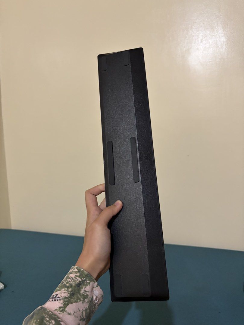 Razer ergonomic wrist rest full size keyboards (Category: Other Accessories) located in Baguio. Submitted by suffering (Listing ID 1469919868, Image 2). Description: Baguio location No flaws.
