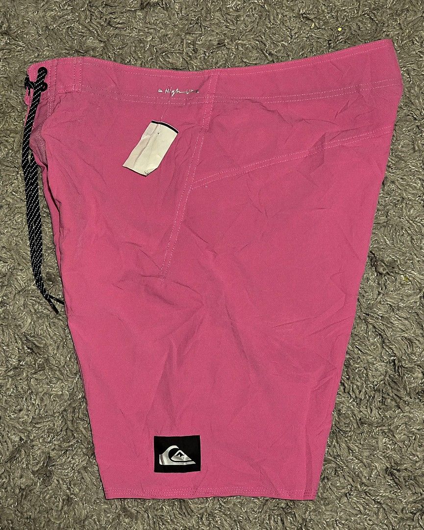 Real Men Wear Pink (Category: Shorts) located in Davao. Submitted by johnlord28thriftco (Listing ID 1469932663, Image 3). Description: Q u i k S i l v e r Highline 4way stretch Large 34 19.5 in Length excellent check details.