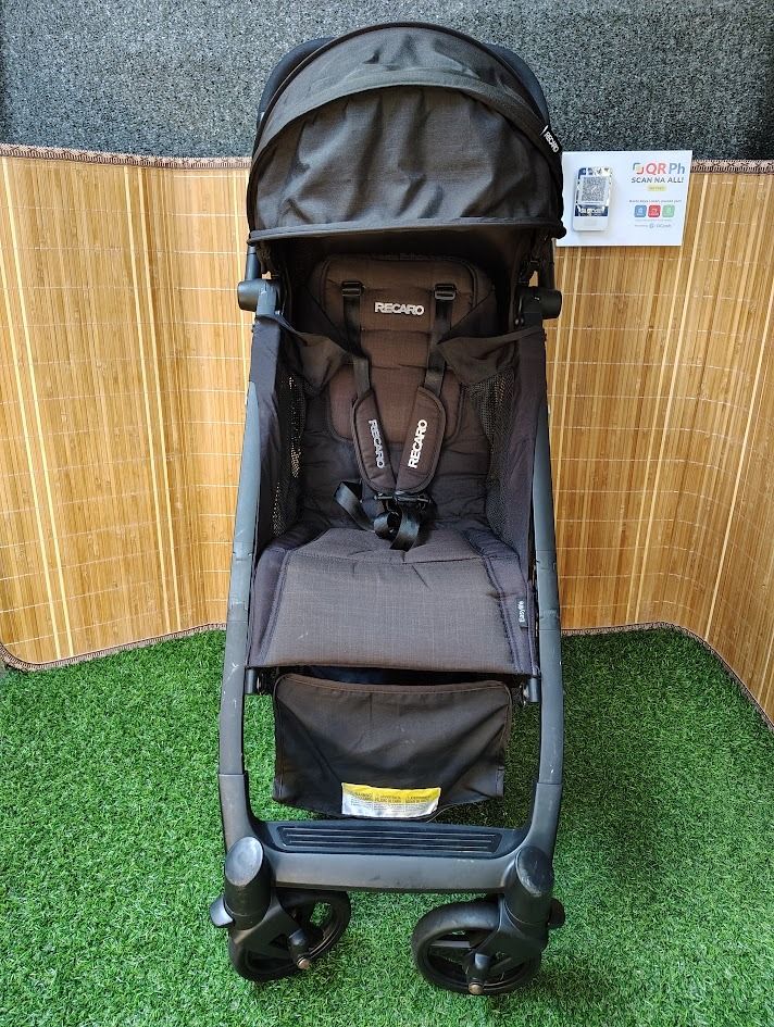 RECARO EASYLIFE COMPACT STROLLER (Category: Strollers) located in Dasmarinas. Submitted by k3japanstoreph (Listing ID 1469921063, Image 1). Description: RECARO EASYLIFE COMPACT STROLLER Looking for a lightweight, compact stroller for everyday outings and travel? The RECARO Easylife features a convenient one-hand folding mechanism and a compact folded design for easy storage. FEATURES • Design: Lightweight and compact • Stroller Weight: Approximat