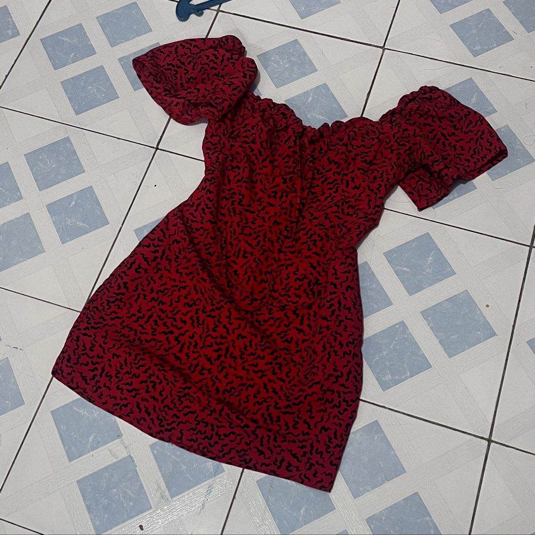 Red and black printed off-shoulder mini dress (Category: Dresses) located in Manila. Submitted by clandistine (Listing ID 1469764926, Image 1). Description: - mini dress -above the knee length .