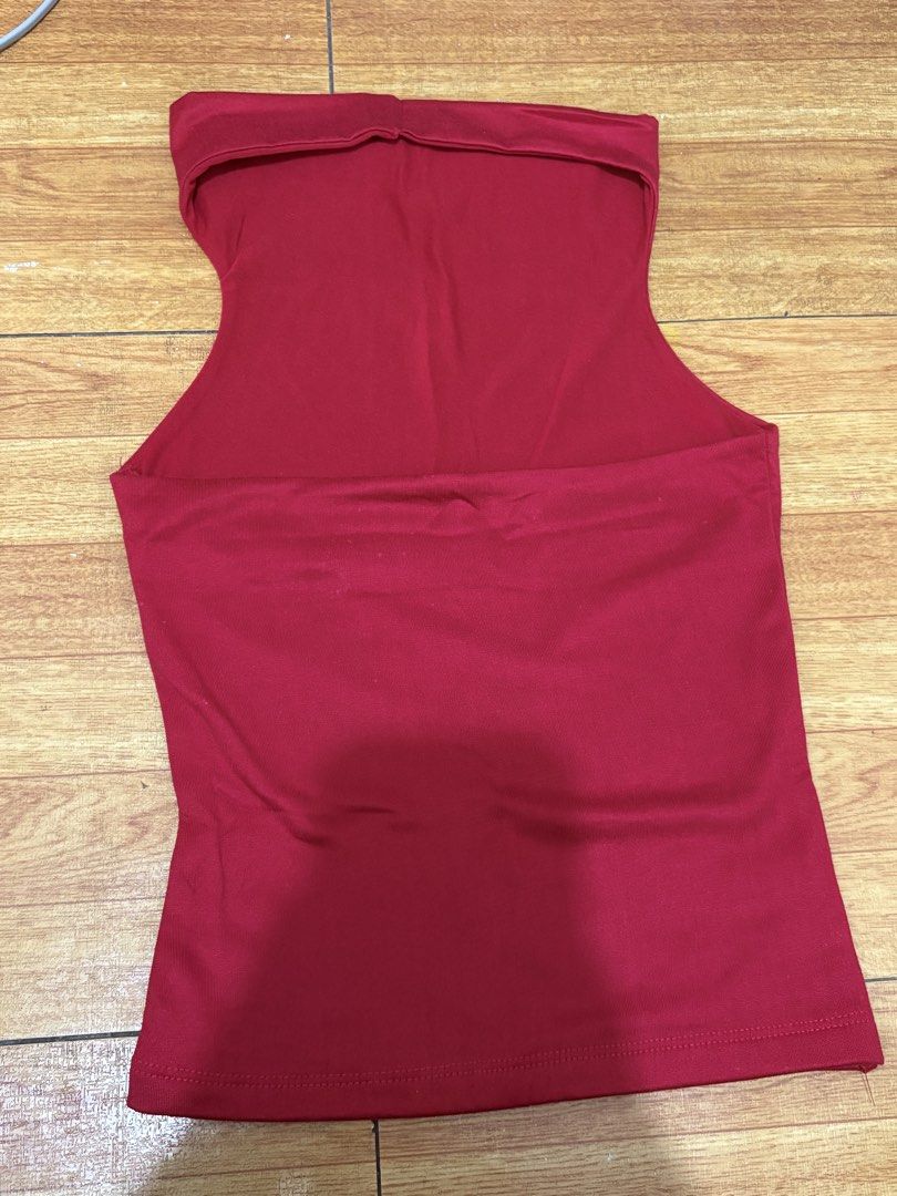 Red Backless Top (Category: Sleeveless) located in Bacoor. Submitted by tashlav (Listing ID 1469846931, Image 2). Description: .