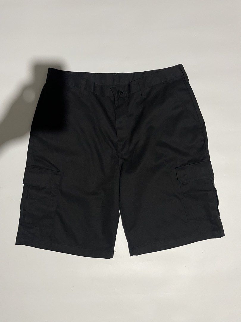 Red kap cargo jorts (Category: Shorts) located in Bais. Submitted by christian.complexthrift08 (Listing ID 1469820709, Image 2). Description: Red cap cargo jorts (Perfect for daily use) Color: black Size: 38 on tag Length: 24 inches Thigh: 14.75 inches Leg opening: 13 inches Condition: 9.8 / 10 Issue: Price: 649 free shipping Meet up or via JNT express.