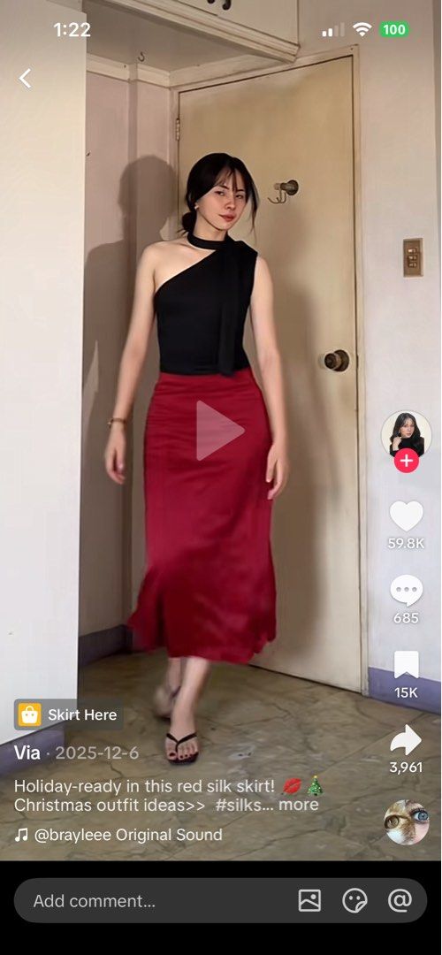 Red Silk Midi Skirt (Category: Skirts) located in Legazpi City. Submitted by ilysabby (Listing ID 1469925102, Image 1). Description: really high quality! fits 26-28.