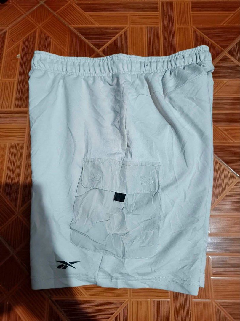 REEBOK Short (Category: Shorts) located in Alaminos. Submitted by thriftings625 (Listing ID 1469939137, Image 2). Description: 32 - 36 | 19 No issue Color rate: 9/10 Excellent condition No stains, no pinholes, no rips.