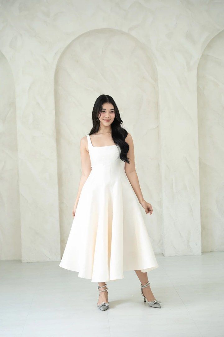 RENT: AMARA DRESS (Category: Dresses) located in San Pedro. Submitted by britzcloset (Listing ID 1469786544, Image 2). Description: Medium to semi large Ht: ⟡ graduation dress ⟡ white formal dress ⟡ event / occasion ⟡ civil wedding ⟡ christening 📍Binan, Laguna (SDD / j&t available).