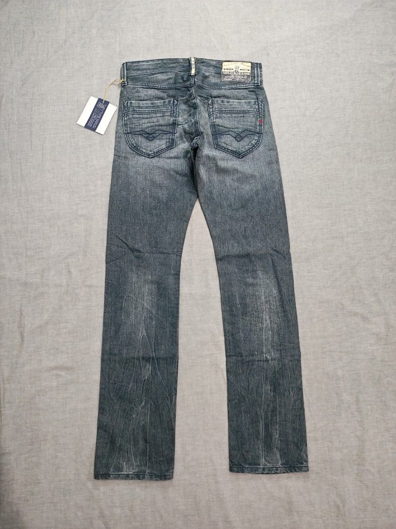 Replay moresk denim jeans (Category: Jeans) located in Baguio. Submitted by used_clothing2600 (Listing ID 1469835111, Image 2). Description: Replay moresk denim jeans brandnew condition size 28 on tag measurements waist 15.5 inches front rise 10 thigh 10.5 knee 8 length 43 leg opening 7.5 P 2,000.