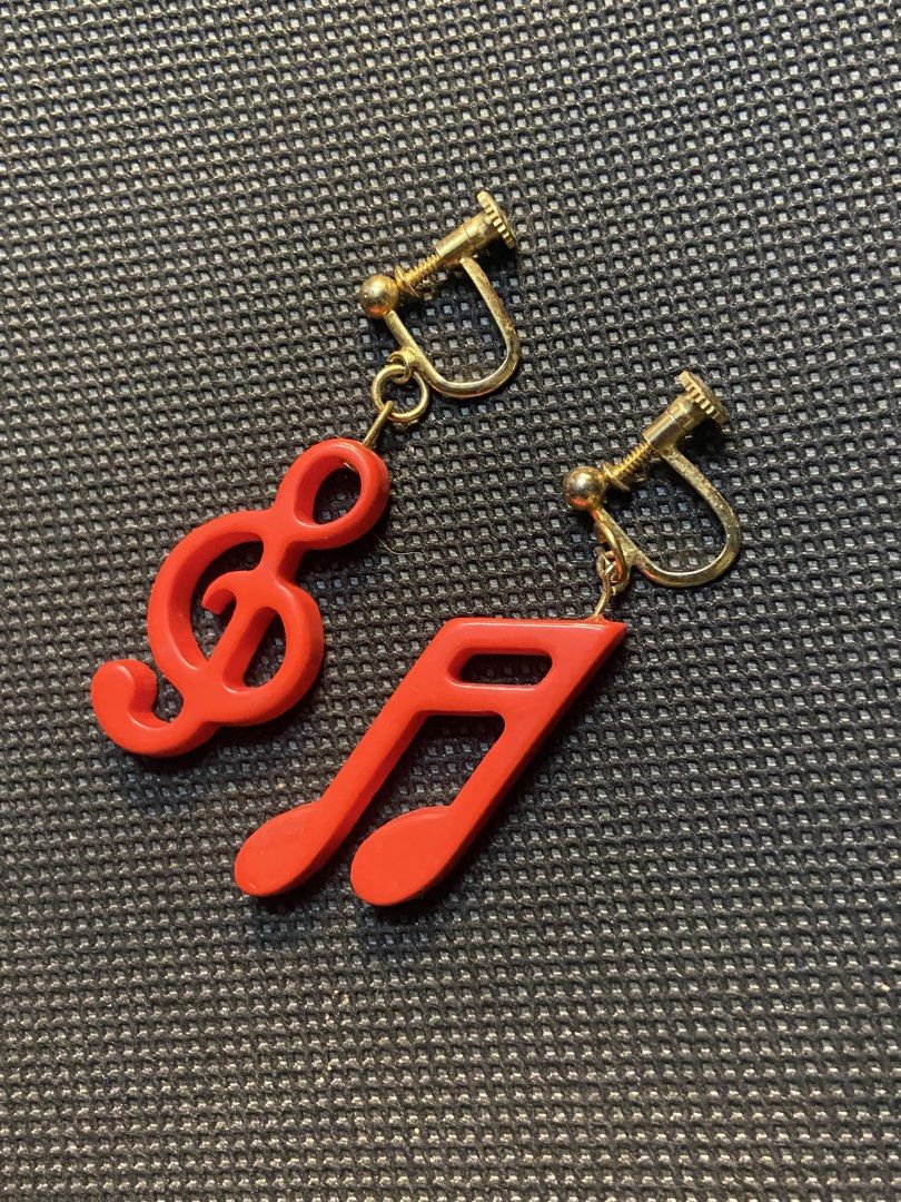 Retro Red Acrylic Musical Note Clip-On Earrings (Category: Earrings) located in Binan City. Submitted by retroz_collections (Listing ID 1469910135, Image 2). Description: .