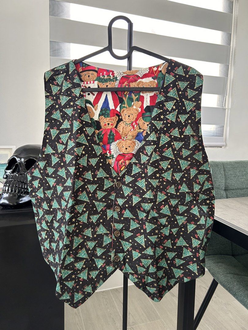 Reversible Christmas Teddy Bear / Tree Vest (M) (Category: Vests) located in Dasmarinas. Submitted by sfclosetcleanup (Listing ID 1469843065, Image 2). Description: 17 x 23.